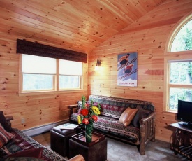 Upscale Fryeburg Cabin Hot Tub and Billiards Table!