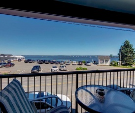 Lincolnville Studio with Ocean-view Balcony!