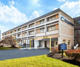 Days Inn by Wyndham College Park