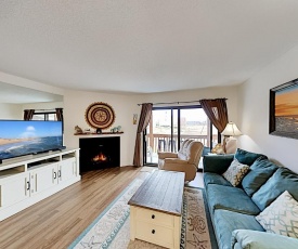 Bay-View Beach Condo - Balconies, Fireplace, Pool condo