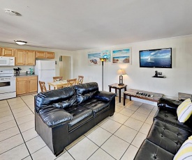 Casa Rosa Getaway in Parrot Bay with Pool condo