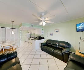 Lovely Condo at Beach House - Walkable Locale condo