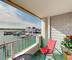 Marlin Marina-View Getaway - Balcony & Pool condo