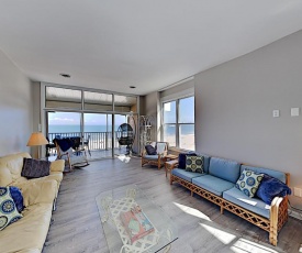 Renovated Beachfront Penthouse - Steps to Sand condo